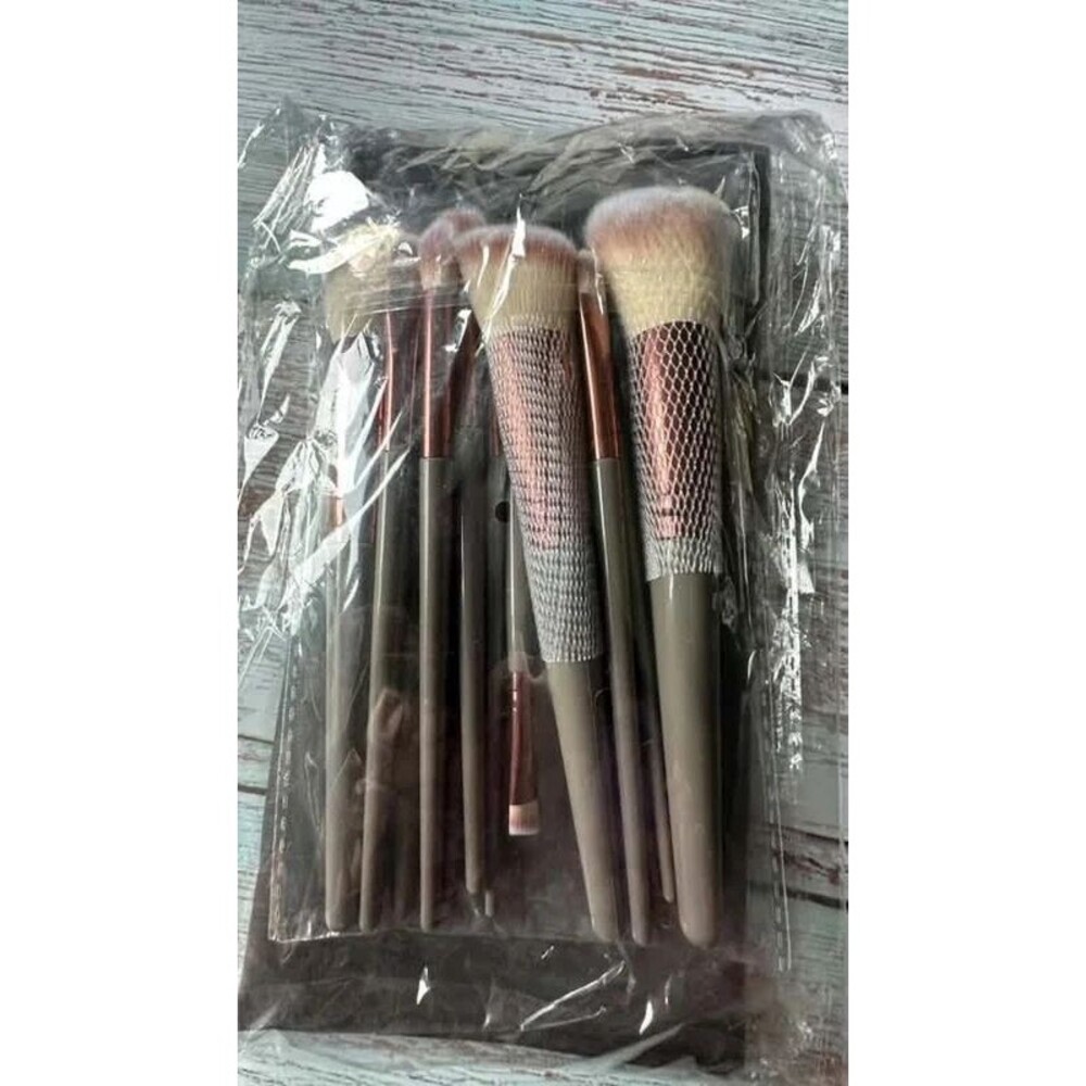 Gorgeous New Luxurious Brush Set with Travel Bag Case